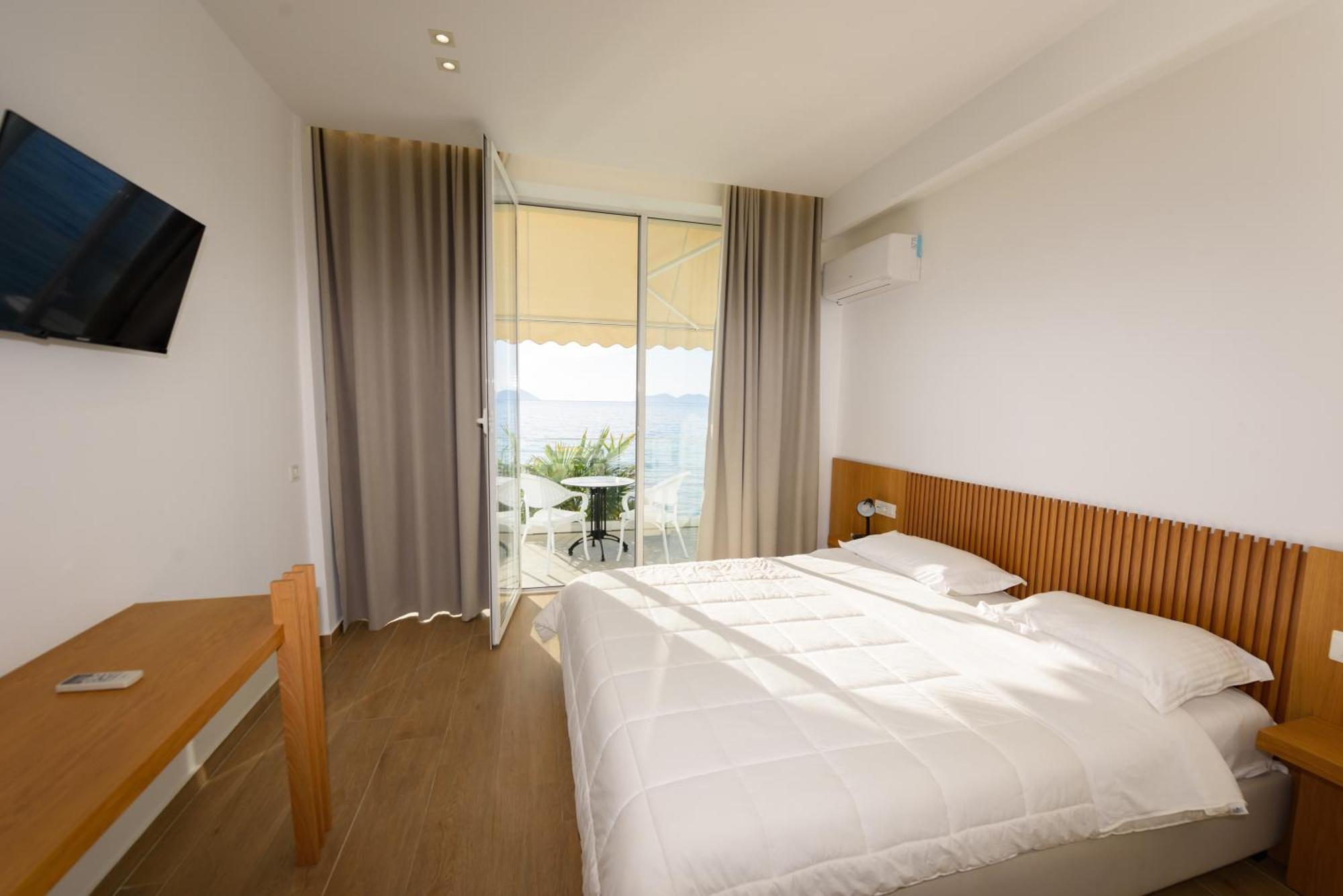 Hotel Nimfa Vlorë Buitenkant foto