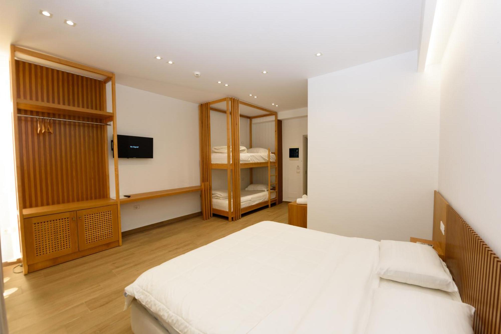 Hotel Nimfa Vlorë Buitenkant foto
