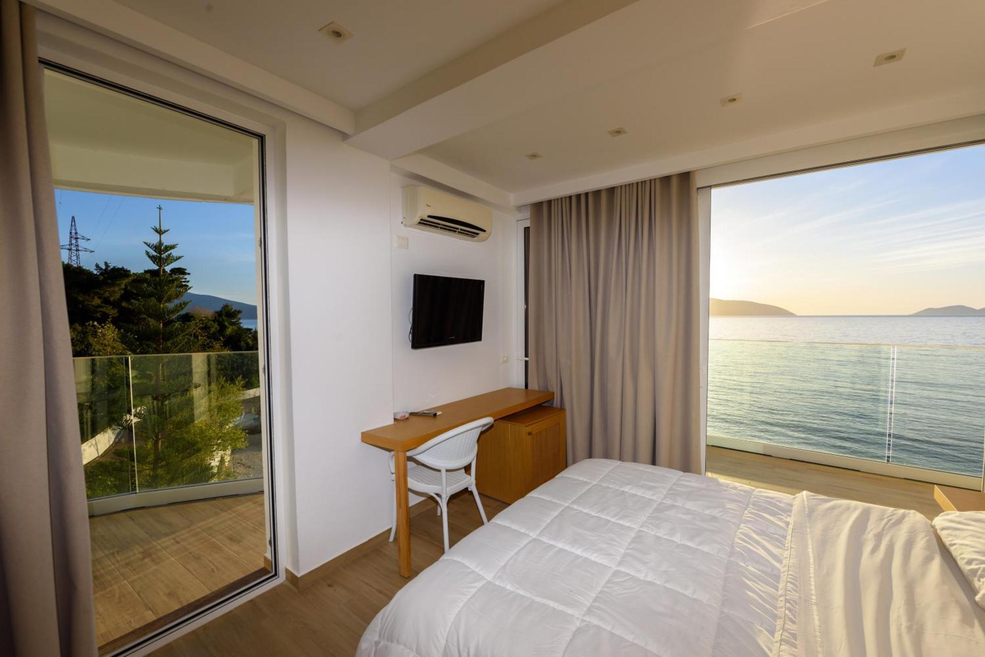 Hotel Nimfa Vlorë Buitenkant foto