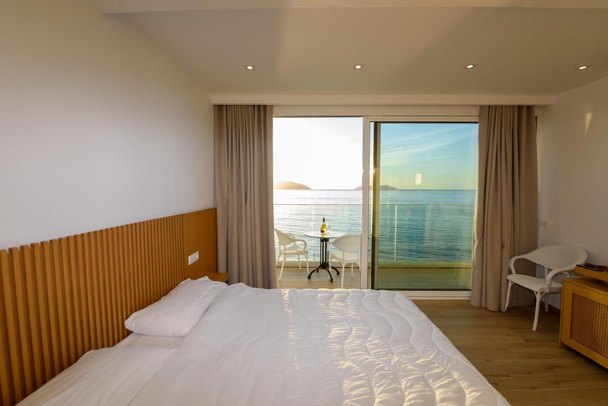 Hotel Nimfa Vlorë Buitenkant foto