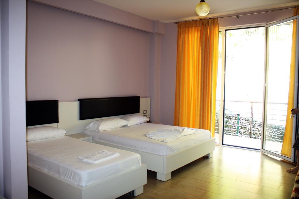 Hotel Nimfa Vlorë Buitenkant foto