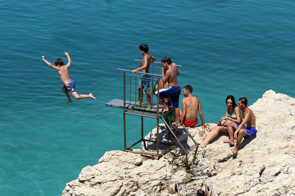 Hotel Nimfa Vlorë Buitenkant foto