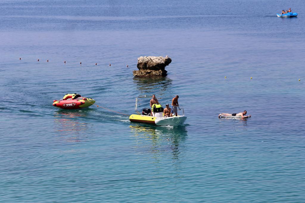 Hotel Nimfa Vlorë Buitenkant foto
